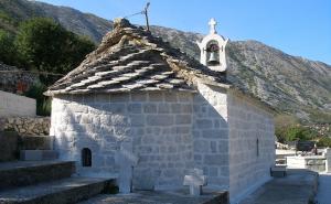 Foto: Komisija za očuvanje nacionalnih spomenika / Crkva Prenosa moštiju Svetog Nikolaja Čudotvorca sa pravoslavnim grobljem u Grmljanima